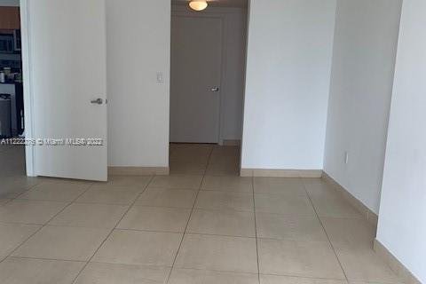 Condominio en venta en Miami, Florida, 1 dormitorio, 76.27 m2 № 1942997 - foto 13