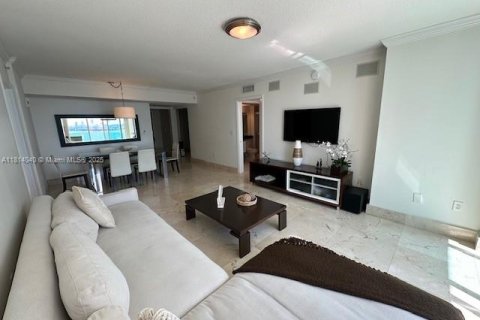 Condo in Miami, Florida, 2 bedrooms  № 1957583 - photo 6