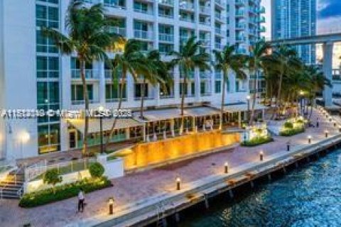 Condo in Miami, Florida, 2 bedrooms  № 1957583 - photo 30