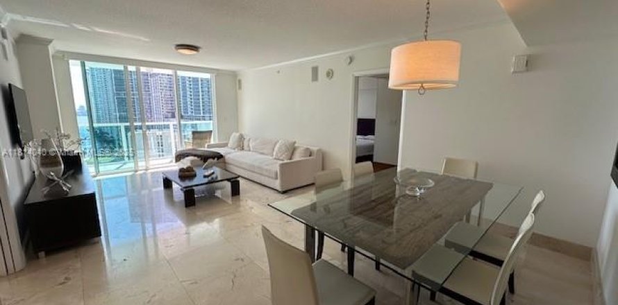 Condo in Miami, Florida, 2 bedrooms  № 1957583