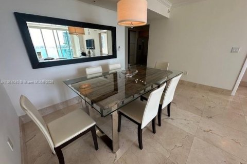 Condo in Miami, Florida, 2 bedrooms  № 1957583 - photo 7