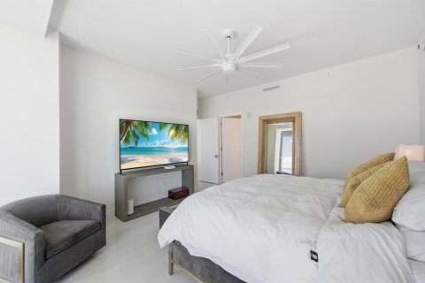 Condo in Riviera Beach, Florida, 2 bedrooms  № 2146343 - photo 17