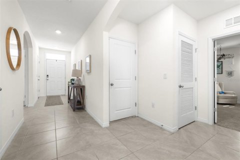 House in Wesley Chapel, Florida 4 bedrooms, 171.5 sq.m. № 1792220 - photo 4