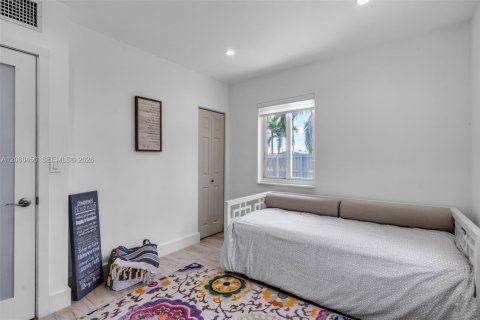 House in Miami, Florida 3 bedrooms, 192.49 sq.m. № 2244308 - photo 26