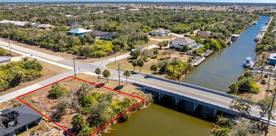 Land in Port Charlotte, Florida № 2379291
