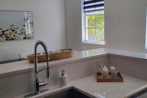 Copropriété à louer à Hallandale Beach, Floride: 3 chambres, 139.35 m2 № 2183948 - photo 4