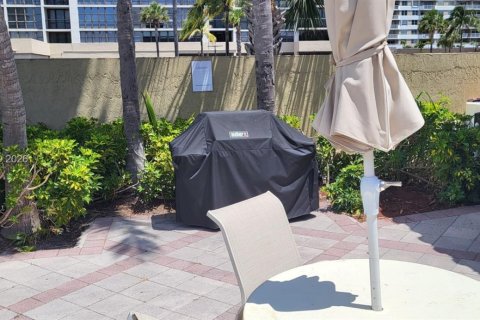 Copropriété à louer à Hallandale Beach, Floride: 3 chambres, 139.35 m2 № 2183948 - photo 18