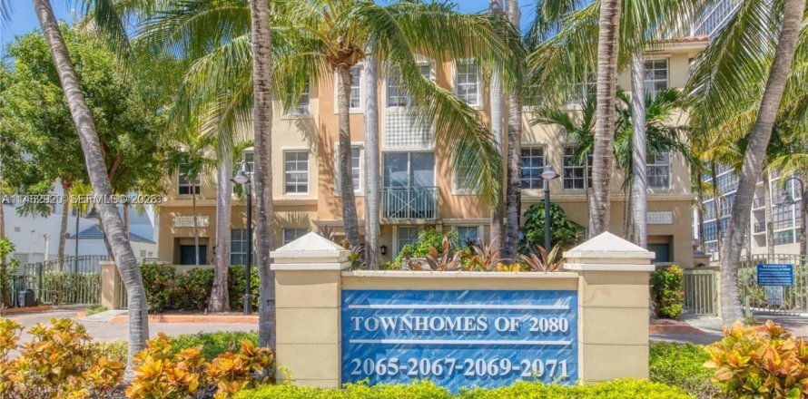 Condo à Hallandale Beach, Floride, 3 chambres  № 2183948