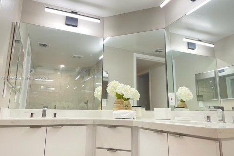 Copropriété à louer à Hallandale Beach, Floride: 3 chambres, 139.35 m2 № 2183948 - photo 9