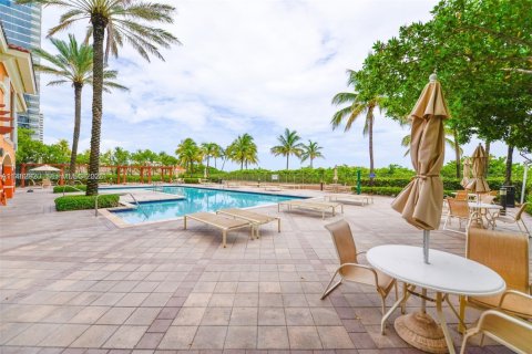 Copropriété à louer à Hallandale Beach, Floride: 3 chambres, 139.35 m2 № 2183948 - photo 15