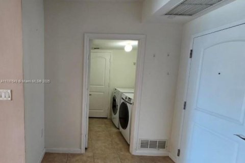 Copropriété à louer à Miami, Floride: 3 chambres, 139.17 m2 № 1862386 - photo 7
