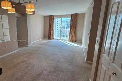 Copropriété à louer à Miami, Floride: 3 chambres, 139.17 m2 № 1862386 - photo 1