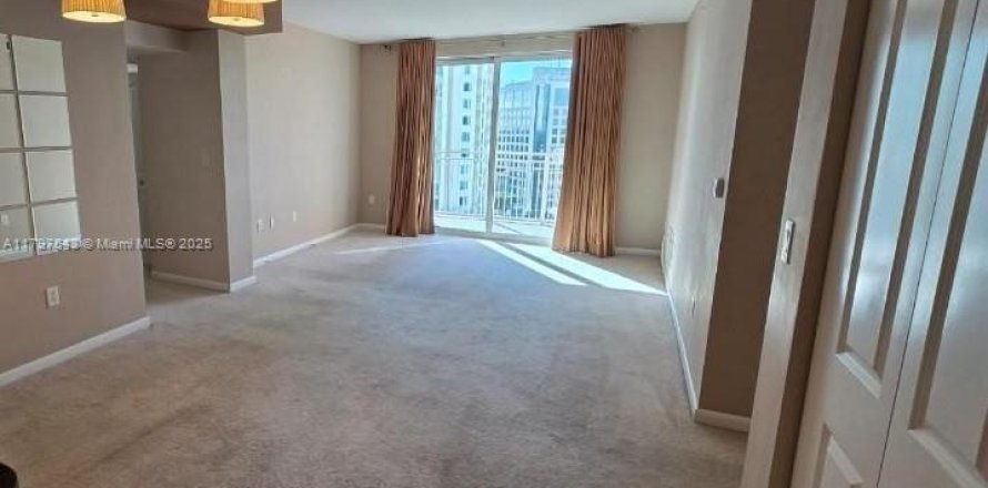 Condo à Miami, Floride, 3 chambres № 1862386