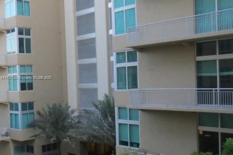 Copropriété à louer à Miami, Floride: 3 chambres, 139.17 m2 № 1862386 - photo 5