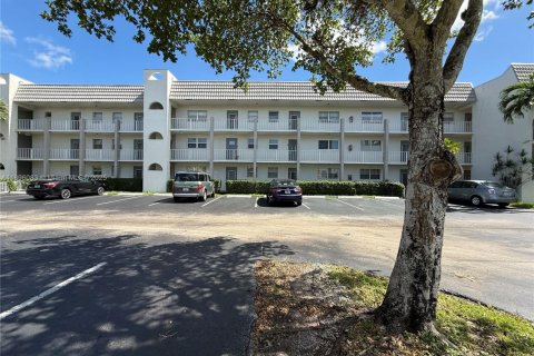 Купить кондоминиум в Санрайз, Флорида 2 спальни, 78.97м2, № 1950381 - фото 1