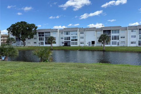 Купить кондоминиум в Санрайз, Флорида 2 спальни, 78.97м2, № 1950381 - фото 2