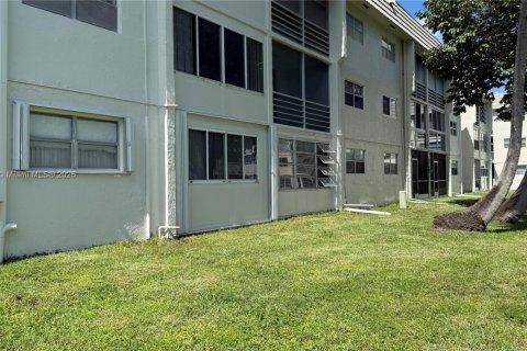 Купить кондоминиум в Санрайз, Флорида 2 спальни, 78.97м2, № 1950381 - фото 3