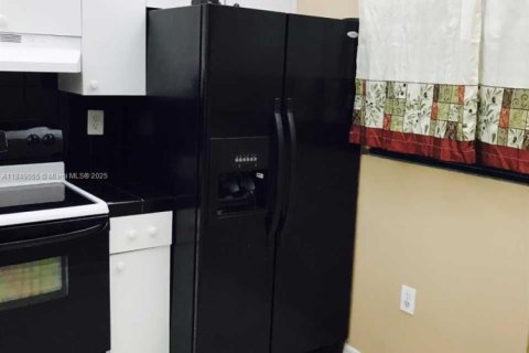 Apartment in Miami, Florida 1 bedroom, 73.11 sq.m. № 1958668 - photo 3