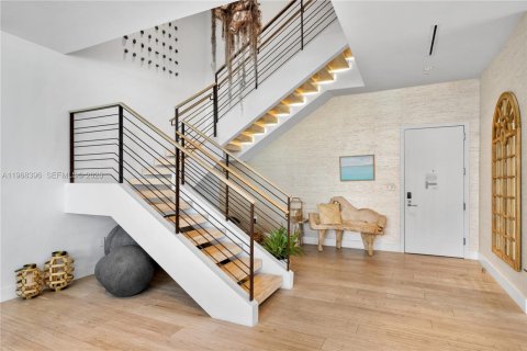 Снять в аренду кондоминиум в Майами-Бич, Флорида 4 спальни, 604.79м2, № 2029552 - фото 4