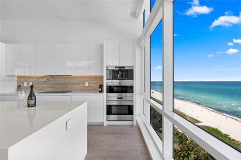 Снять в аренду кондоминиум в Майами-Бич, Флорида 4 спальни, 604.79м2, № 2029552 - фото 12