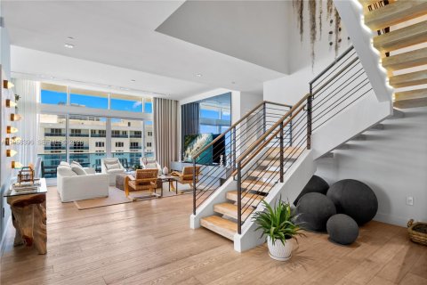 Снять в аренду кондоминиум в Майами-Бич, Флорида 4 спальни, 604.79м2, № 2029552 - фото 18