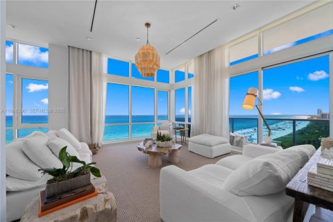 Снять в аренду кондоминиум в Майами-Бич, Флорида 4 спальни, 604.79м2, № 2029552 - фото 3
