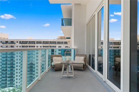 Снять в аренду кондоминиум в Майами-Бич, Флорида 4 спальни, 604.79м2, № 2029552 - фото 29