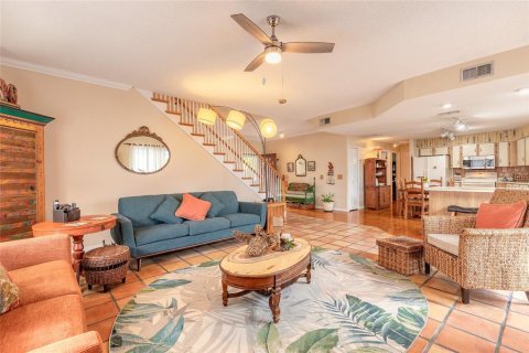 House in Ormond Beach, Florida 4 bedrooms, 261.71 sq.m. № 1810619 - photo 12
