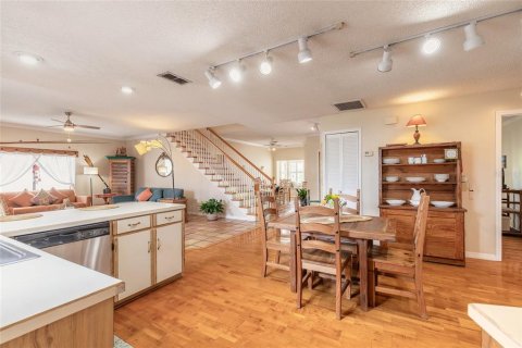 House in Ormond Beach, Florida 4 bedrooms, 261.71 sq.m. № 1810619 - photo 18