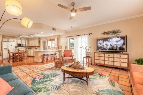 House in Ormond Beach, Florida 4 bedrooms, 261.71 sq.m. № 1810619 - photo 13
