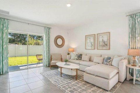 House in San Antonio, Florida 3 bedrooms, 144.93 sq.m. № 1885455 - photo 11