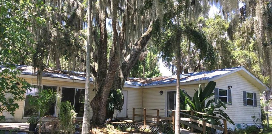 House in Lake Wales, Florida 2 bedrooms, 143.07 sq.m. № 1795907