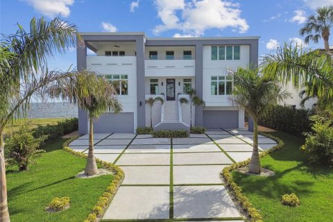 House in Tampa, Florida 6 bedrooms, 566.89 sq.m. № 1652501 - photo 6