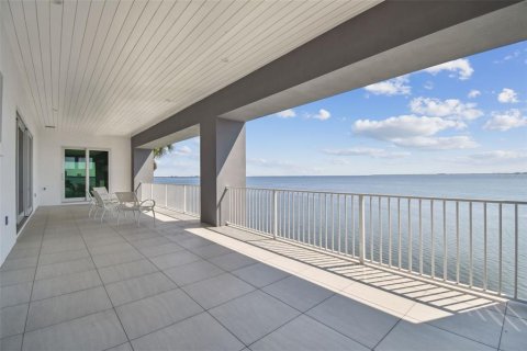 House in Tampa, Florida 6 bedrooms, 566.89 sq.m. № 1652501 - photo 12