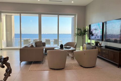 House in Tampa, Florida 6 bedrooms, 566.89 sq.m. № 1652501 - photo 30