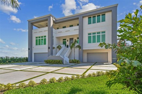 House in Tampa, Florida 6 bedrooms, 566.89 sq.m. № 1652501 - photo 5