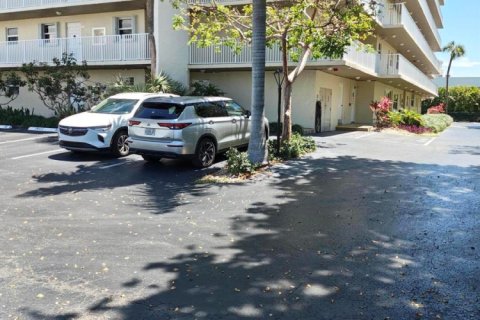 Condo in Boca Raton, Florida, 1 bedroom № 2179507 - photo 3