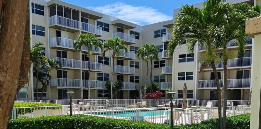 Condo in Boca Raton, Florida, 1 bedroom № 2179507