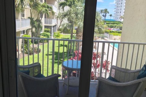 Condo in Boca Raton, Florida, 1 bedroom № 2179507 - photo 16