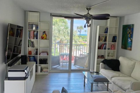 Condo in Boca Raton, Florida, 1 bedroom № 2179507 - photo 17
