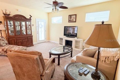 Villa ou maison à louer à Newberry, Floride: 2 chambres, 133.41 m2 № 2413734 - photo 10