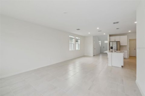 House in Zephyrhills, Florida 4 bedrooms, 201.41 sq.m. № 1508927 - photo 6