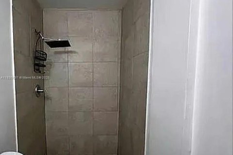 Commercial property in Fort Lauderdale, Florida 168.15 sq.m. № 1807157 - photo 11