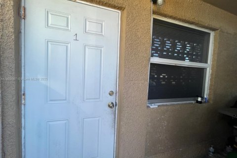 Commercial property in Fort Lauderdale, Florida 168.15 sq.m. № 1807157 - photo 25