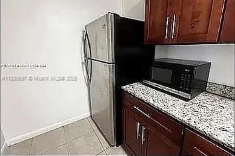 Commercial property in Fort Lauderdale, Florida 168.15 sq.m. № 1807157 - photo 5