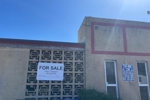 Commercial property in Fort Lauderdale, Florida 168.15 sq.m. № 1807157 - photo 27