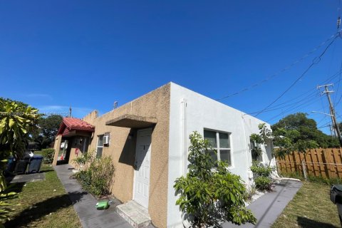 Commercial property in Fort Lauderdale, Florida 168.15 sq.m. № 1807157 - photo 17