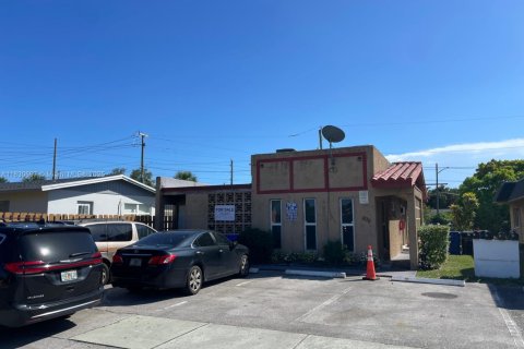 Commercial property in Fort Lauderdale, Florida 168.15 sq.m. № 1807157 - photo 28