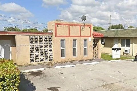 Commercial property in Fort Lauderdale, Florida 168.15 sq.m. № 1807157 - photo 14