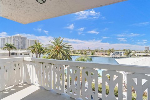 Copropriété à louer à Hallandale Beach, Floride: 2 chambres, 116.13 m2 № 1783580 - photo 26